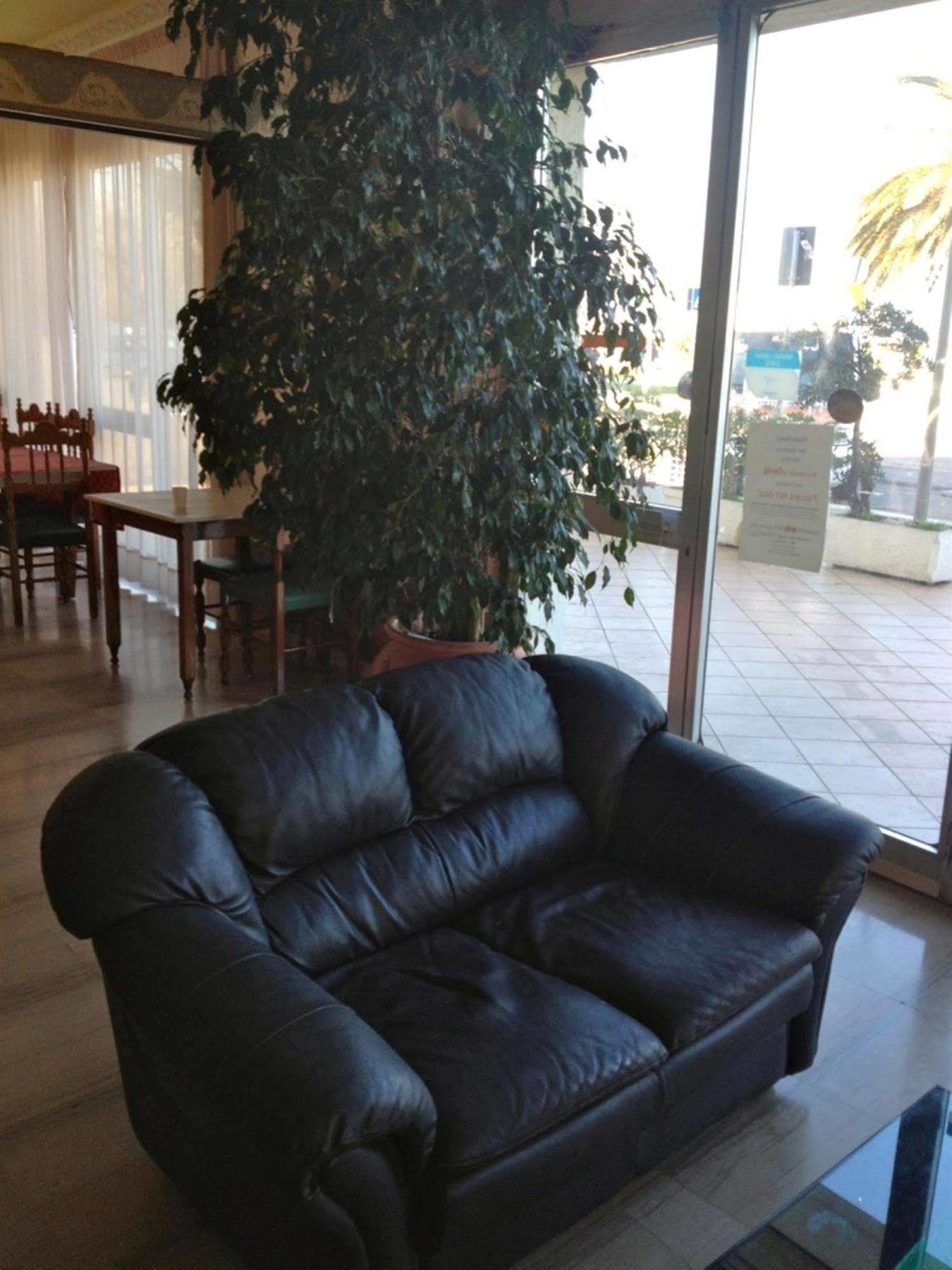 Hotel Holiday Pescara Exterior photo